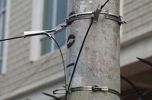 Accesorios Metálicos para Anclaje y Fijación de Cables