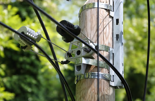 Accesorios Metálicos para Sujeción de Cables